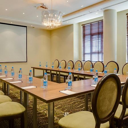 Protea Hotel By Marriott Benin City Select Emotan Екстер'єр фото