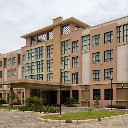 Protea Hotel By Marriott Benin City Select Emotan Екстер'єр фото