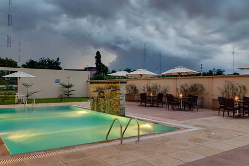 Protea Hotel By Marriott Benin City Select Emotan Екстер'єр фото