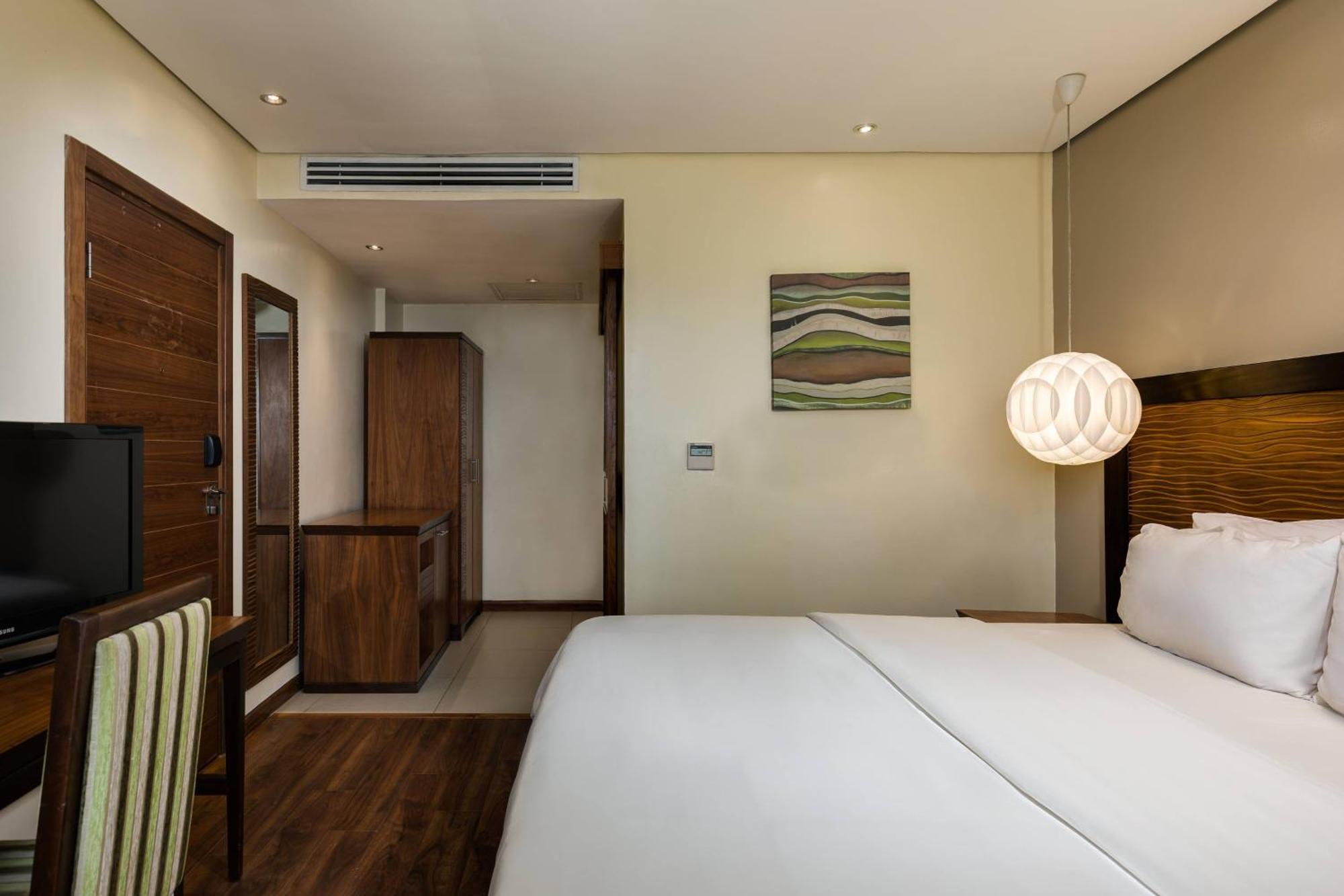 Protea Hotel By Marriott Benin City Select Emotan Екстер'єр фото
