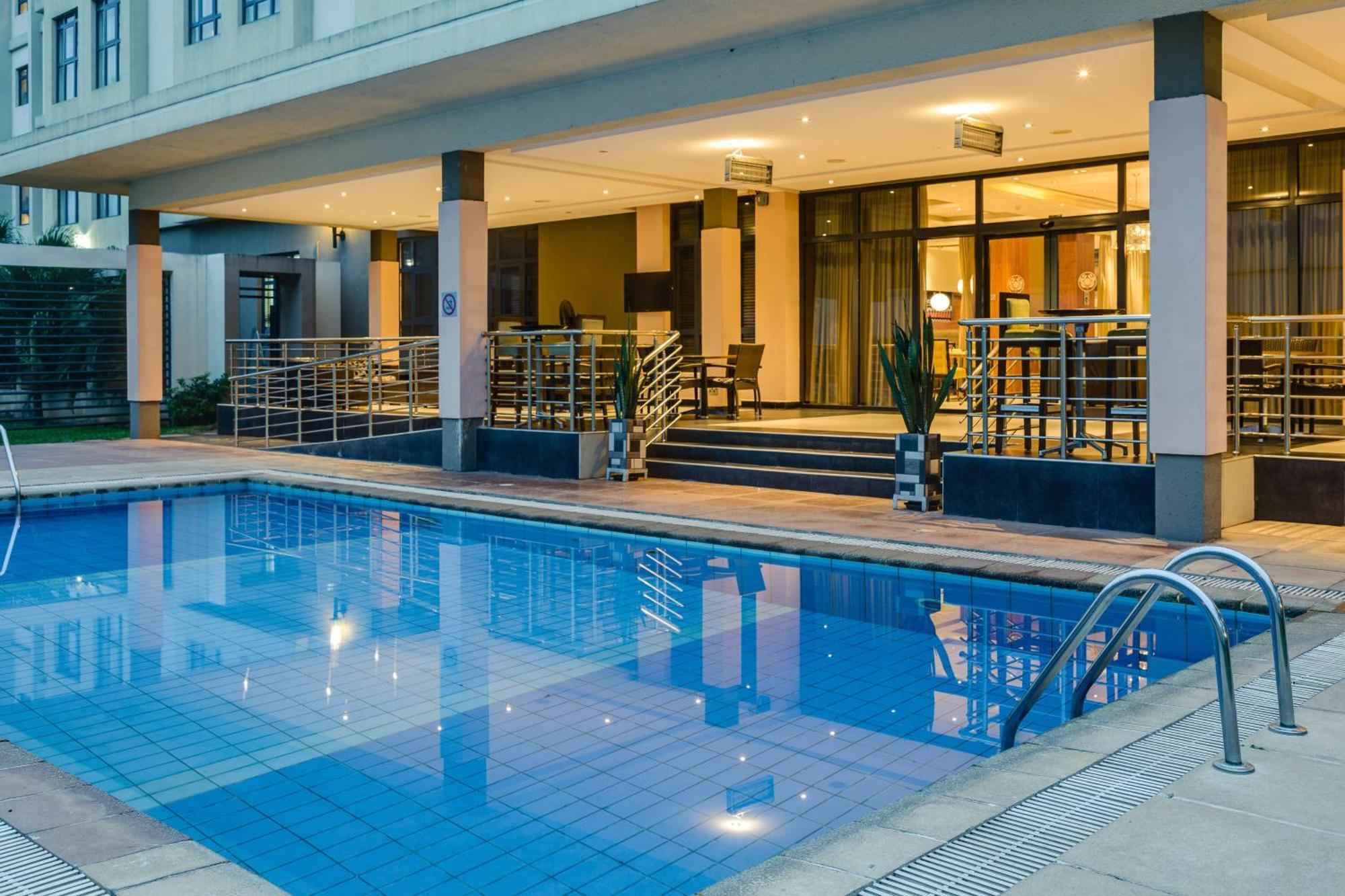 Protea Hotel By Marriott Benin City Select Emotan Екстер'єр фото