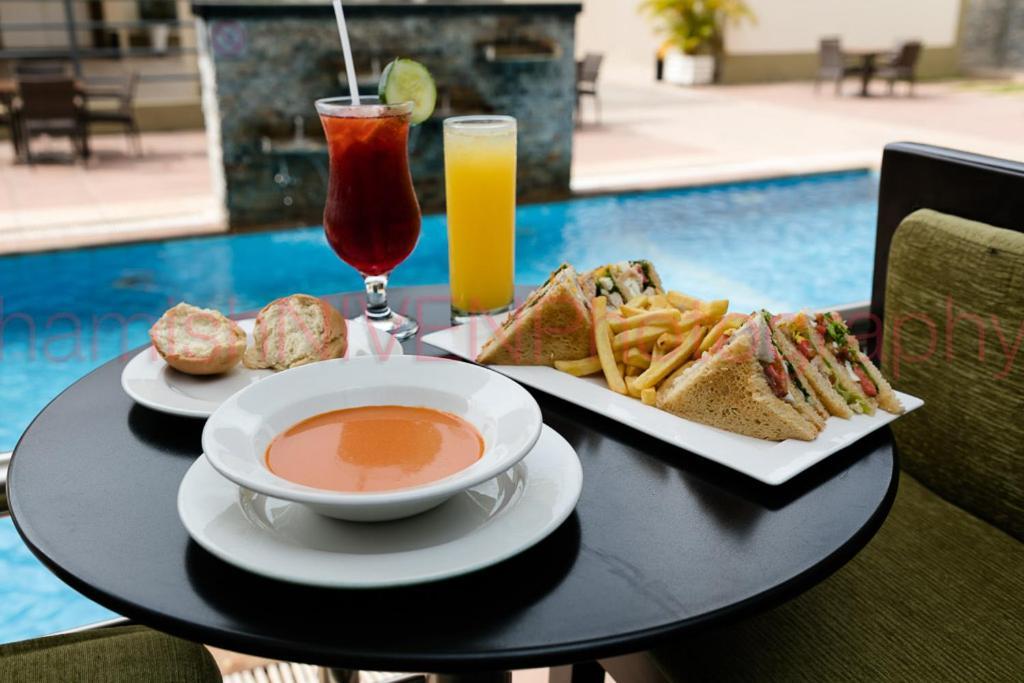 Protea Hotel By Marriott Benin City Select Emotan Екстер'єр фото