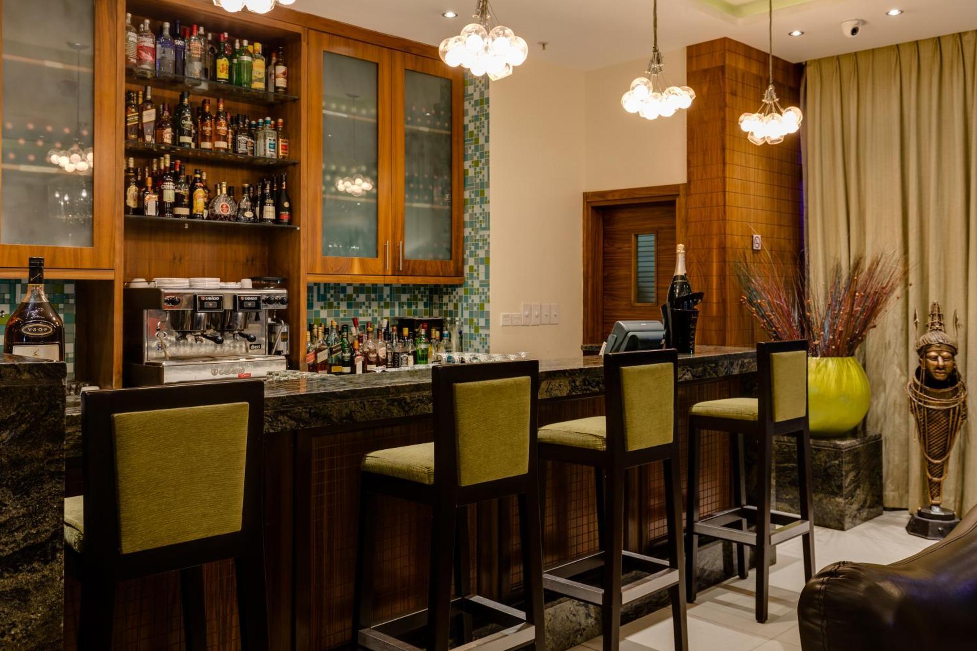 Protea Hotel By Marriott Benin City Select Emotan Екстер'єр фото