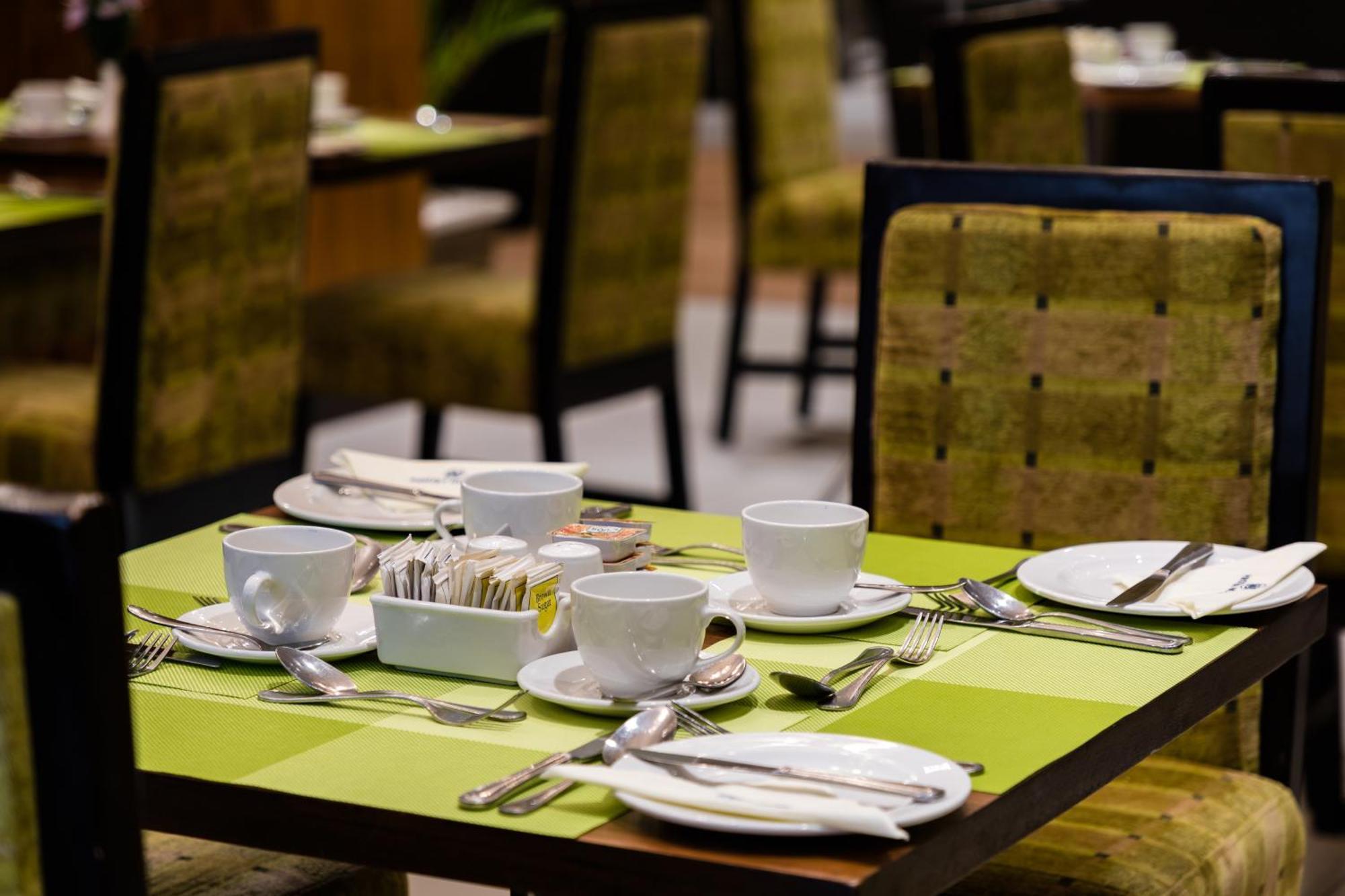Protea Hotel By Marriott Benin City Select Emotan Екстер'єр фото