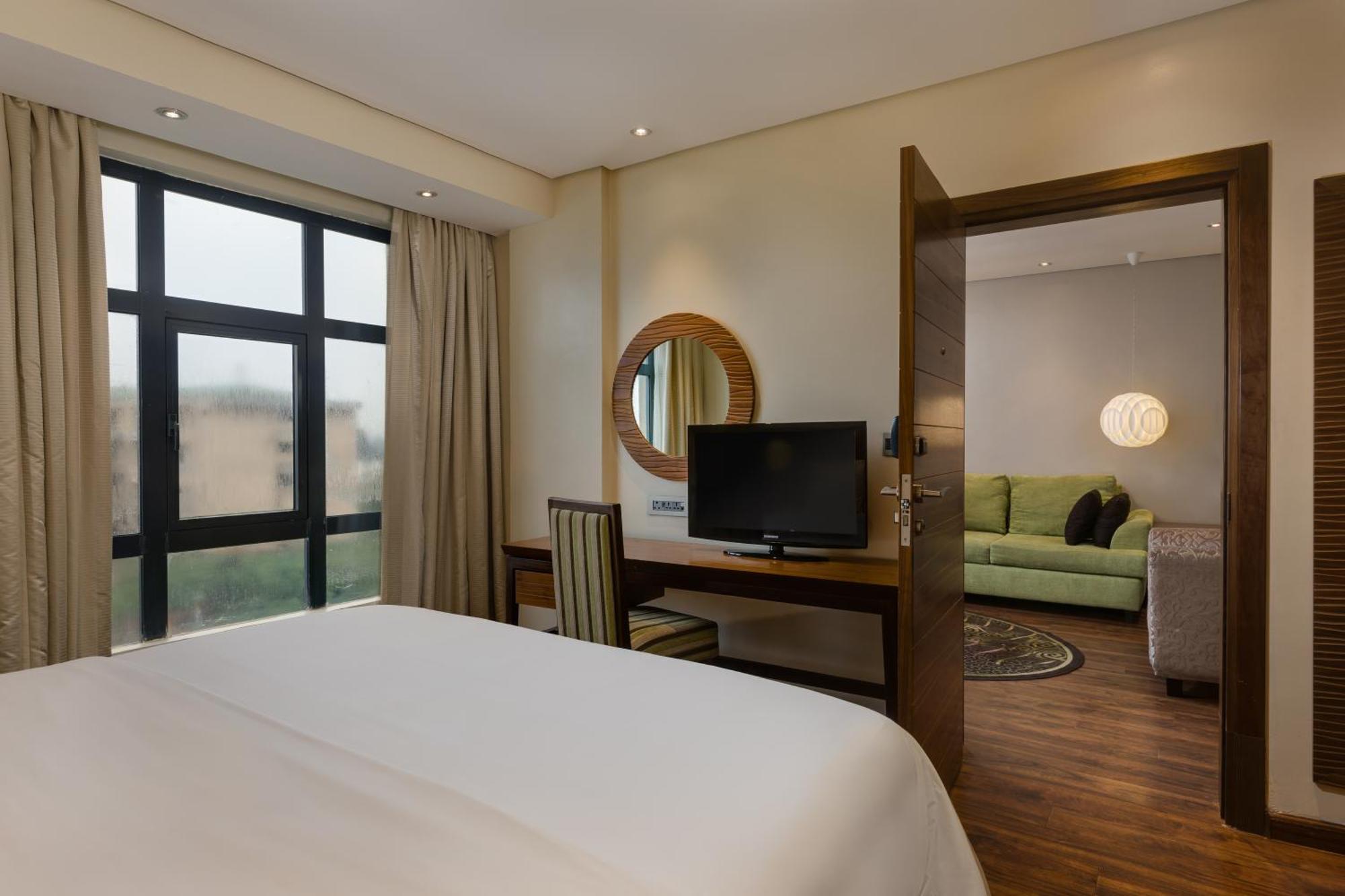 Protea Hotel By Marriott Benin City Select Emotan Екстер'єр фото