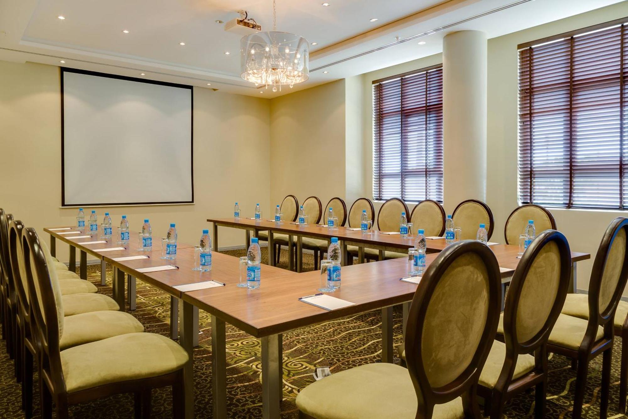 Protea Hotel By Marriott Benin City Select Emotan Екстер'єр фото