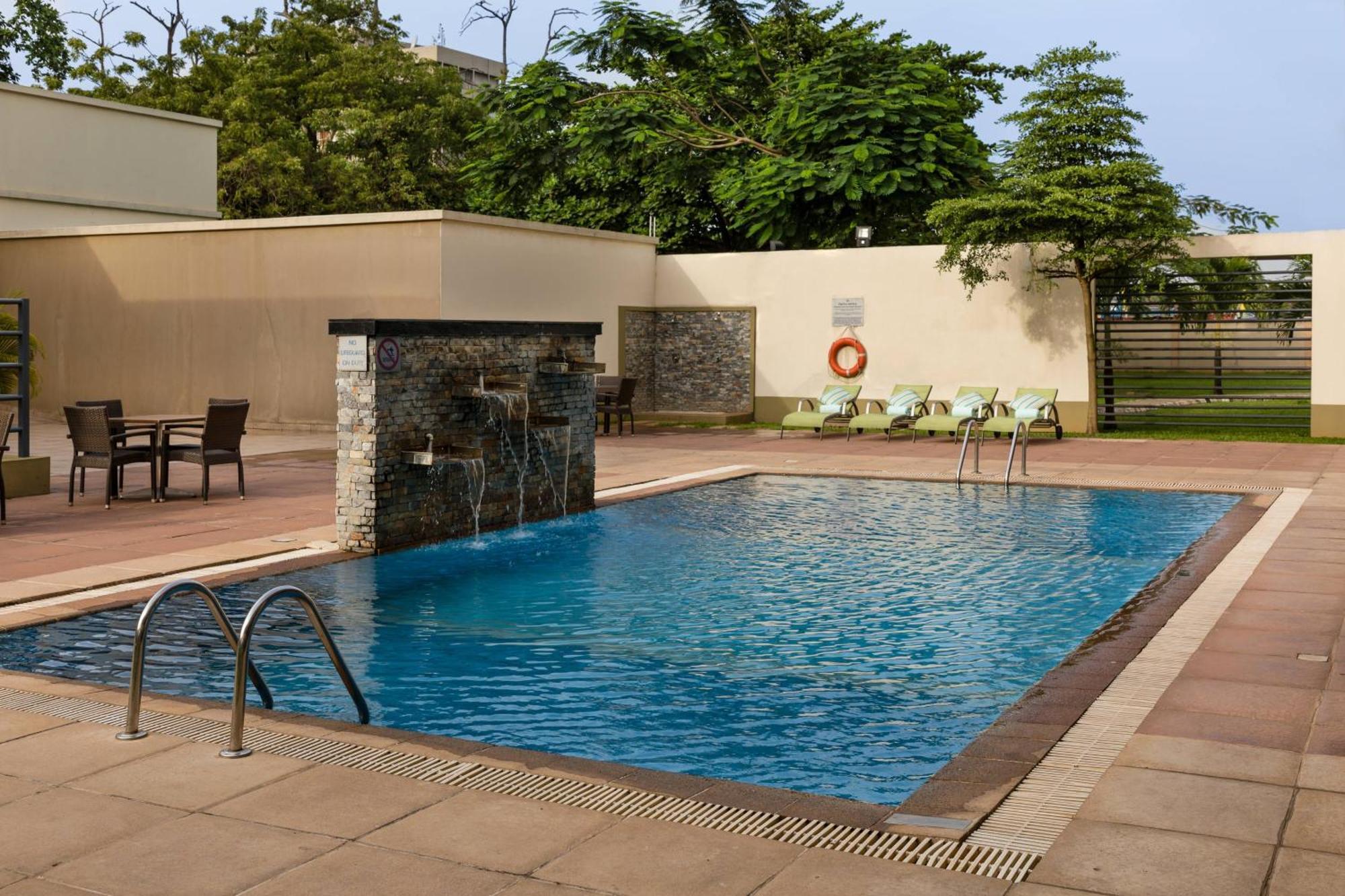 Protea Hotel By Marriott Benin City Select Emotan Екстер'єр фото