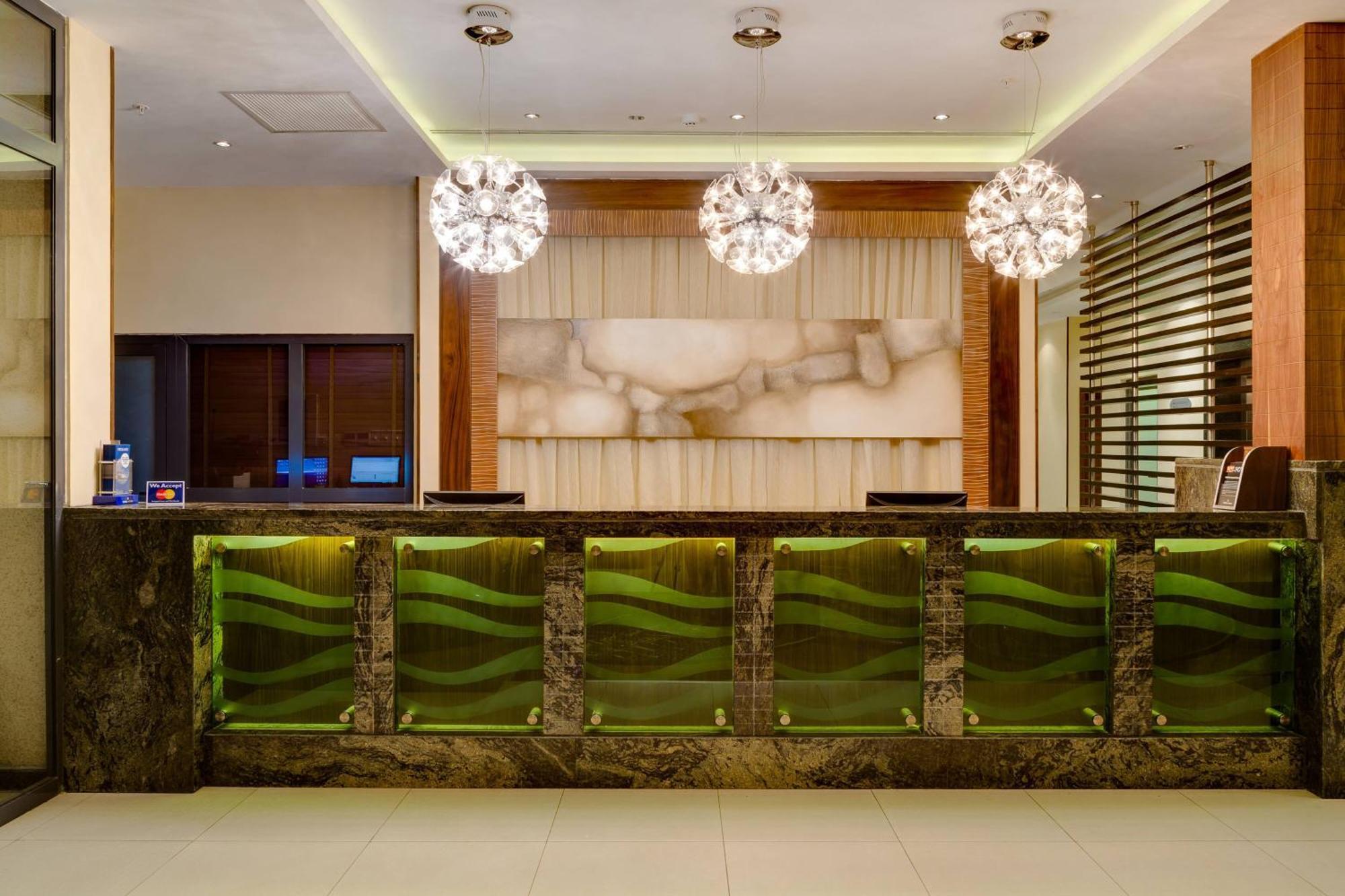 Protea Hotel By Marriott Benin City Select Emotan Екстер'єр фото